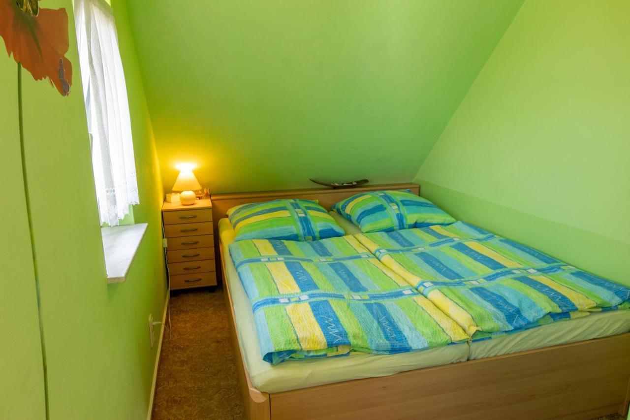 Urlaubs-Appartement Am Dorfrand Wieck Exterior photo